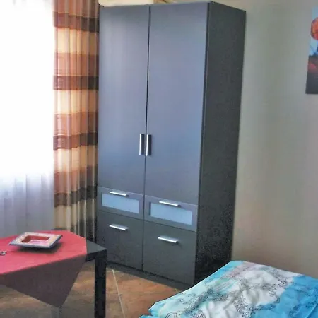 Two-bedroom With A Fireplace In Appartement